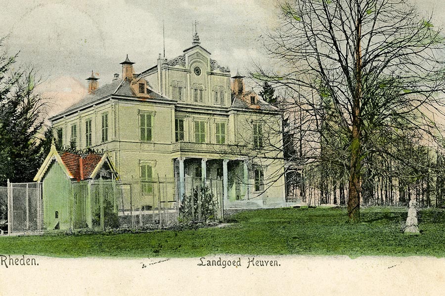 Grote Villa in 1903 met het pauwenhok dat tegenwoordig naast het koetshuis staat.